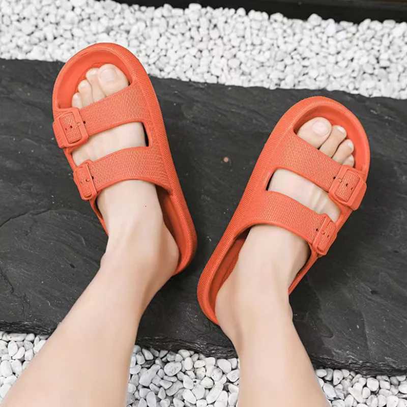 Soft Sole Home Slippers Men Summer Adjustable Buckle NonSlip Beach Flip Flops Man Comfortable Thick Bottom Platform Sandals W250905