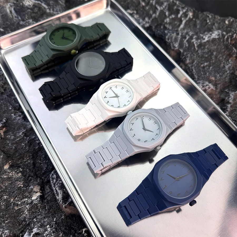 s in the Middle East highend plastic mens watch with Arabic numerals neutral casual simple quartz 250828