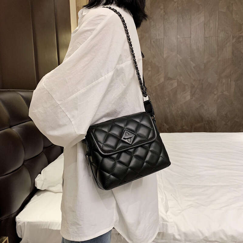 High-Quality Niche Handbag Women 2025 New Autumn Winter Chain Single Shoulder Crossbody Bag Versatile Fashion for Ladies