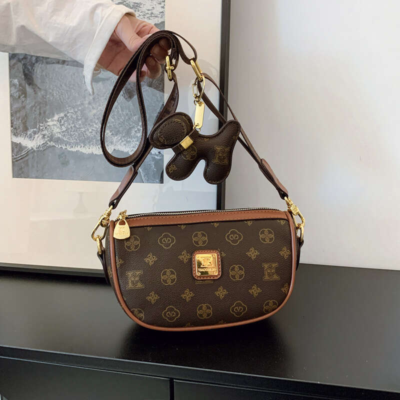 Designer Bags Shoulder Bag Wide Strap Dumpling Bag 2025 New Letter Printed Versatile Shoulder Crossbody Bag for Women