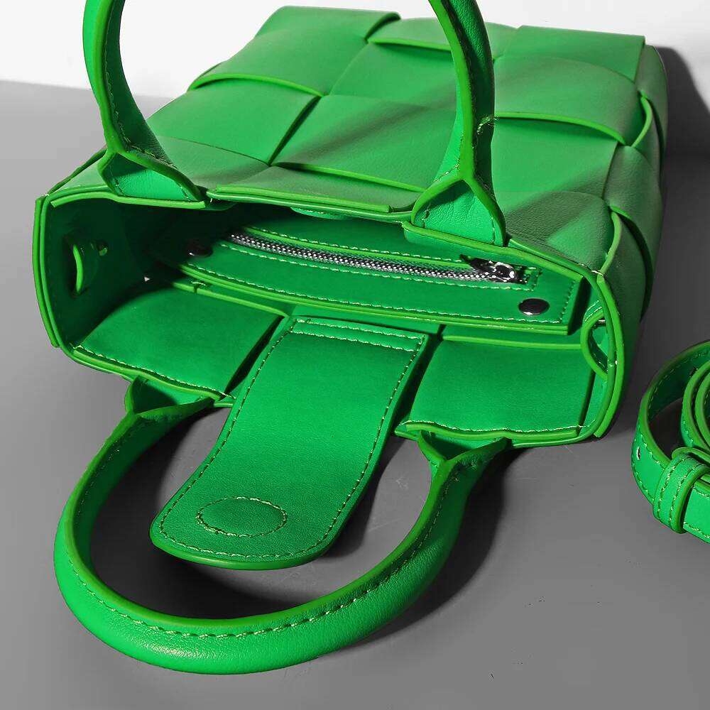 Small Tote 2022 Trend Fashion Designer Handbags and Purses Grid Woven Clutch Cow Leather Shoulder Bag