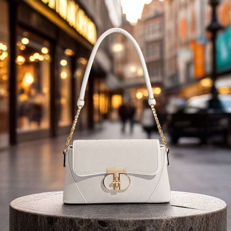 High-End Quilted Underarm for Women 2025 Spring New Chain Baguette Niche Versatile Shoulder Crossbody Bag