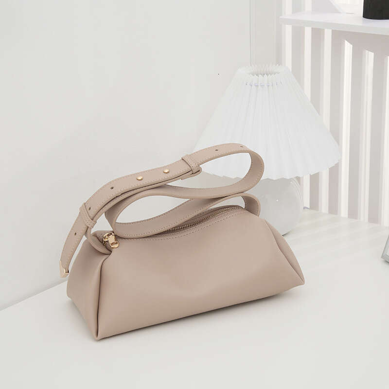 Casual Lightweight Travel Crossbody Bag for Women 2025 New Trendy Single Shoulder Versatile Soft Leather Pillow Shape