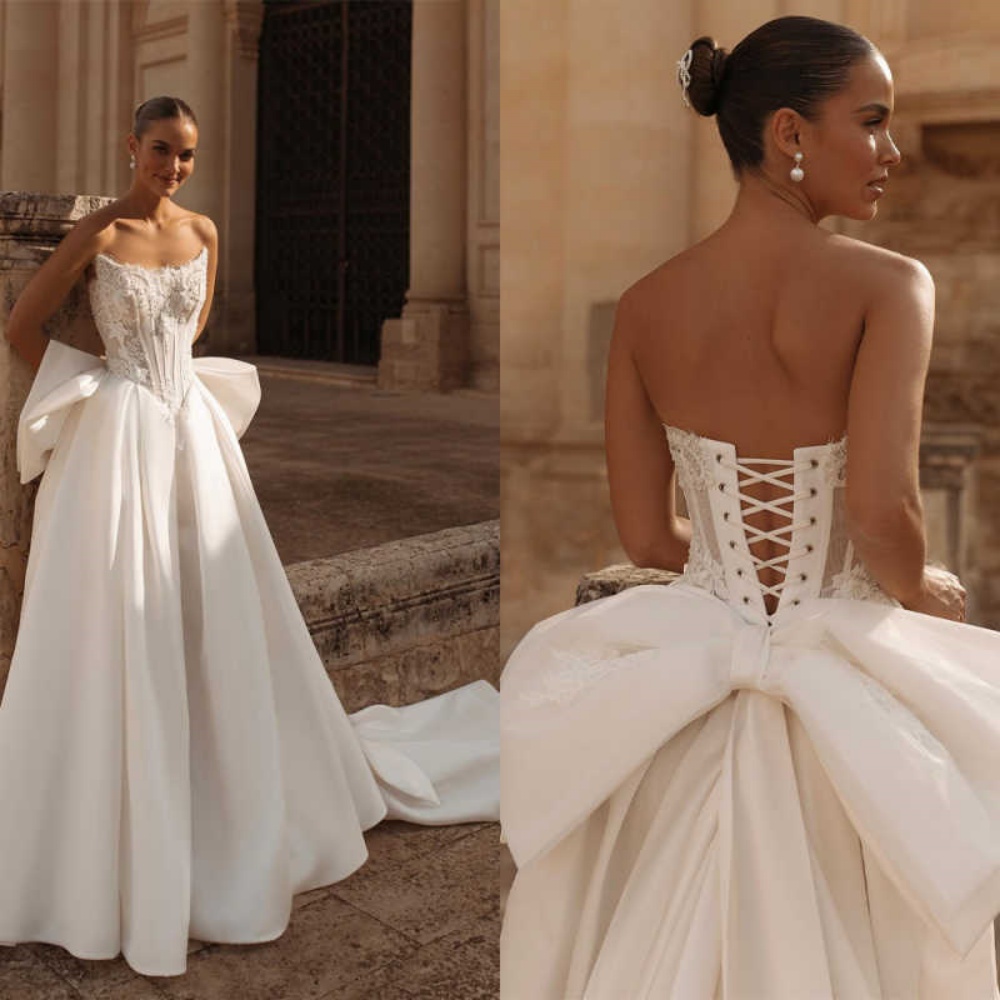 Gorgeous A Line Wedding Dresses Dubai Appliques Strapless Neck Bridal Dress Customized Lace Up Back Robe De Mariee