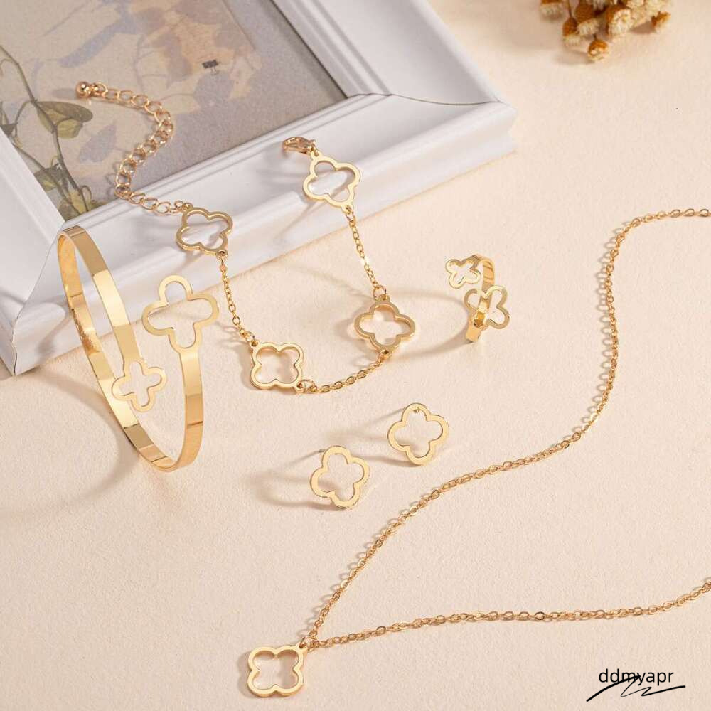Fashion ddmyday Lucky Clover Necklace Earrings - Chain Bracelet And Ring Set ddmyday ddmyday ddmyday