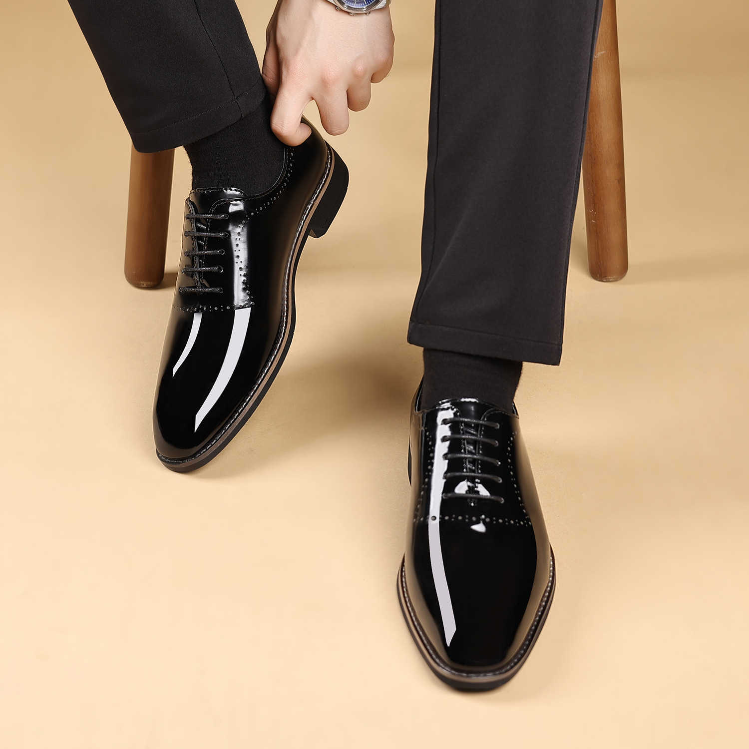 7903 Lace Up Patent Leather Carved Mens Square Toed Business Formal Leather Shoes Glossy Leather Mens Shoes