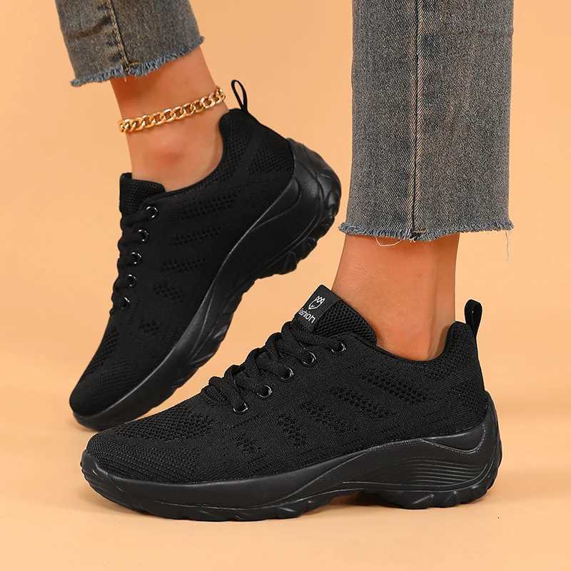 Womens Shoes New Style Womens Fashion Thick Soled Sports Leisure Shoes Trendy Versatile Lightweight Mesh Shoes Womens Style Z250905