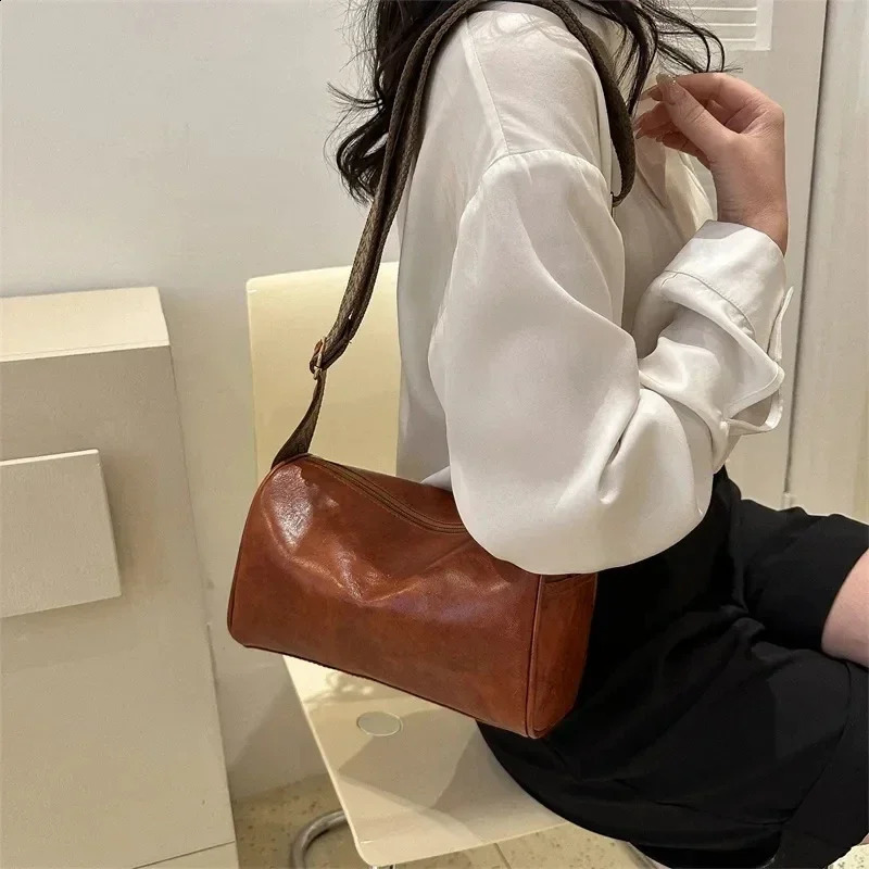 Vintage PU Leather Boston Women Small Handbag and Purse Fashion Crossbody Bag Female Casual Travel Pillow Shoulder Bag 250904