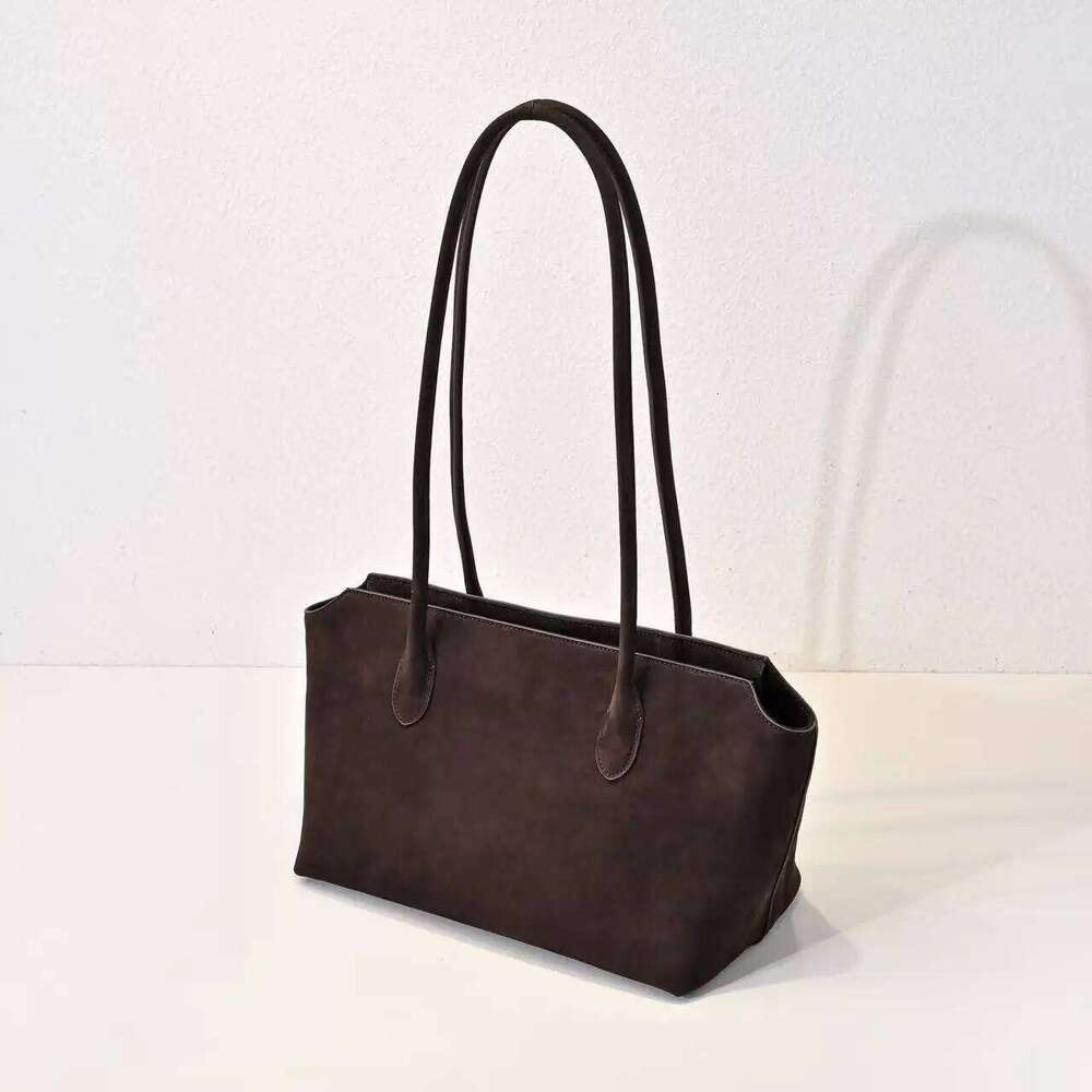 2025 new handbag, rich texture delicate, soft glutinous leather noble simple, delicate and elegant;