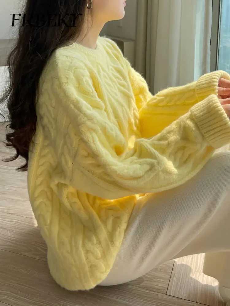 Sweater Woman Winter 2023 Round Neck Bottoming Twist Sweater Lazy Wind Loose Casual Knit Pullover Long Sleeve Pullover Jumper Z250905