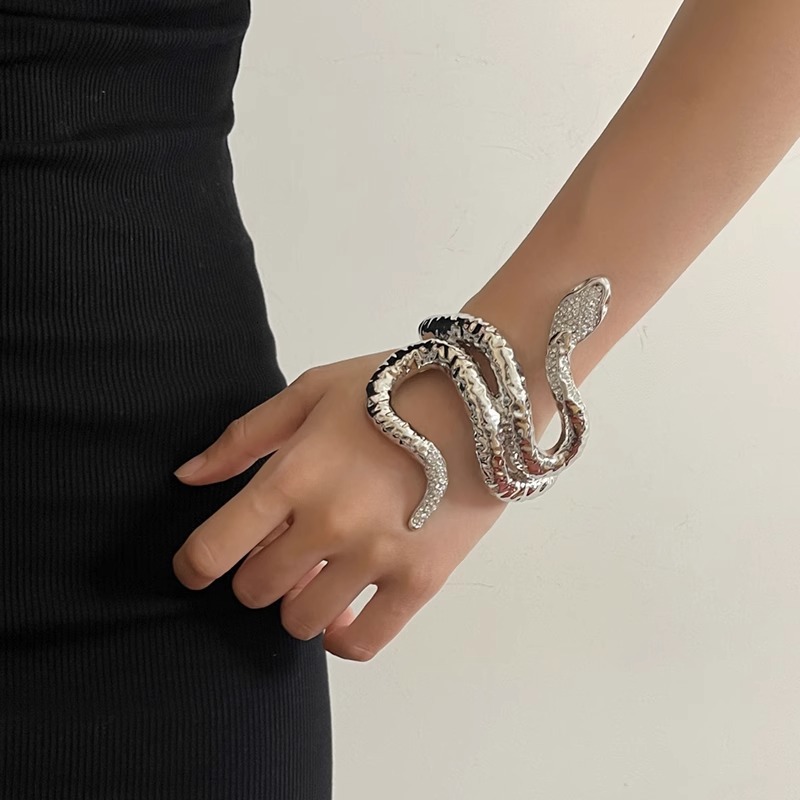 Exaggerated Heavy Craft Wrinkle Multi-layer Wrapped Dynamic Snake-shaped Dia-studded Bracelet Fashionable High-end Open Bangle