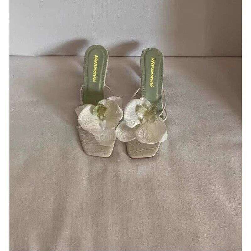 Women's Internet Celebrity Flower Decoration Travel Beach Shoes New Style Clip Toe High Heeled Sandals For Women To Wear Outside In Summer
