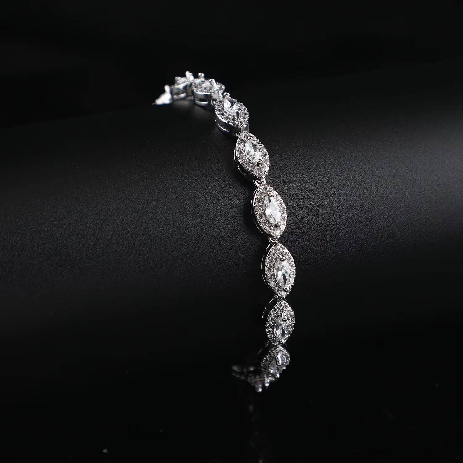 Factory Wholesale Horse Eye Waterdrop Shape Men Luxury moissanite Fashion Jewelry Couple Bracelets Ladies Tennis Bracelet