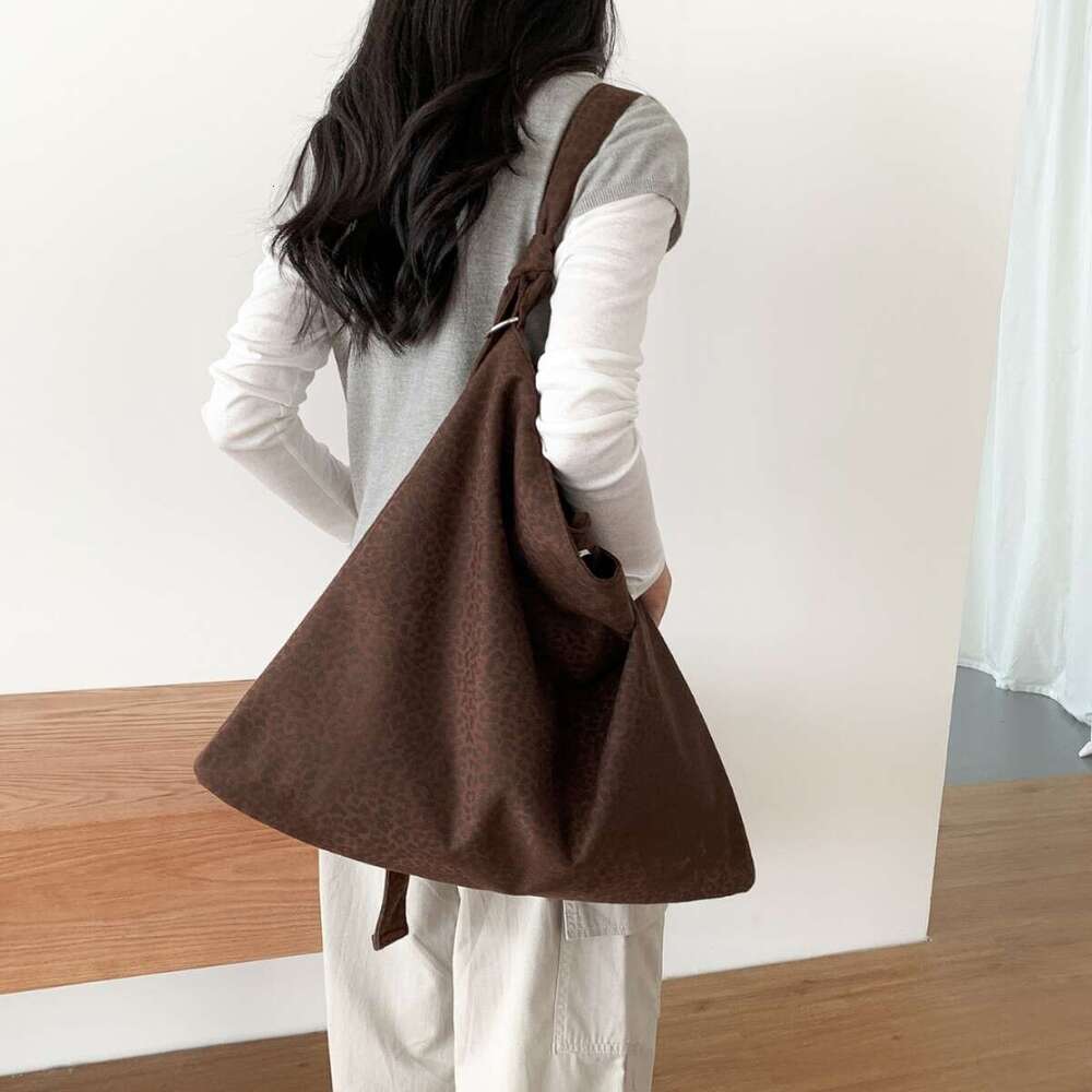 Casual Leopard Print for Women Versatile 2025 New Large Capacity Tote Commuter Crossbody Shoulder Bag