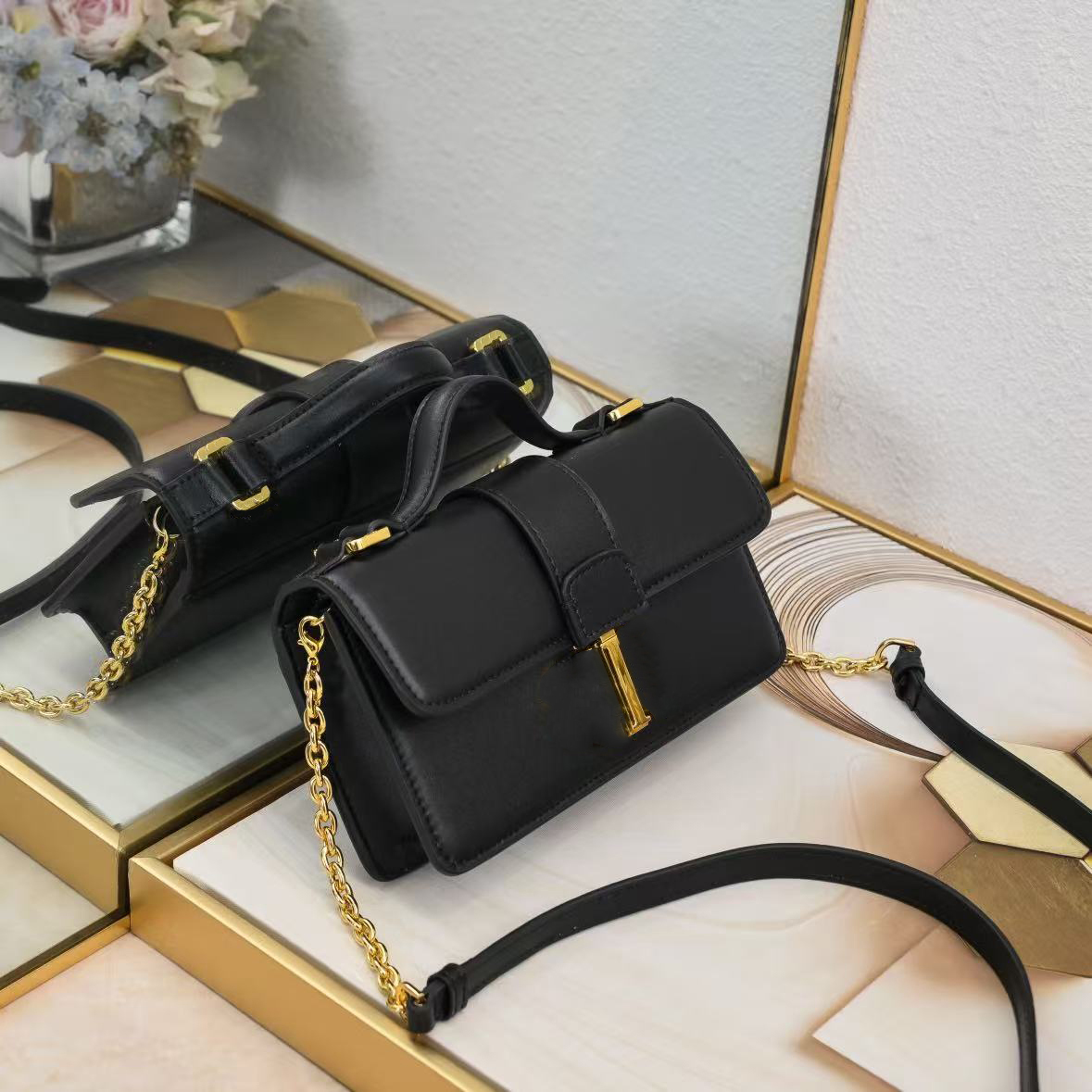 2025 high-quality luxury designer women's classic retro flap bag casual cross-body bag women's leather handbag women's luxury brand shoulder bag