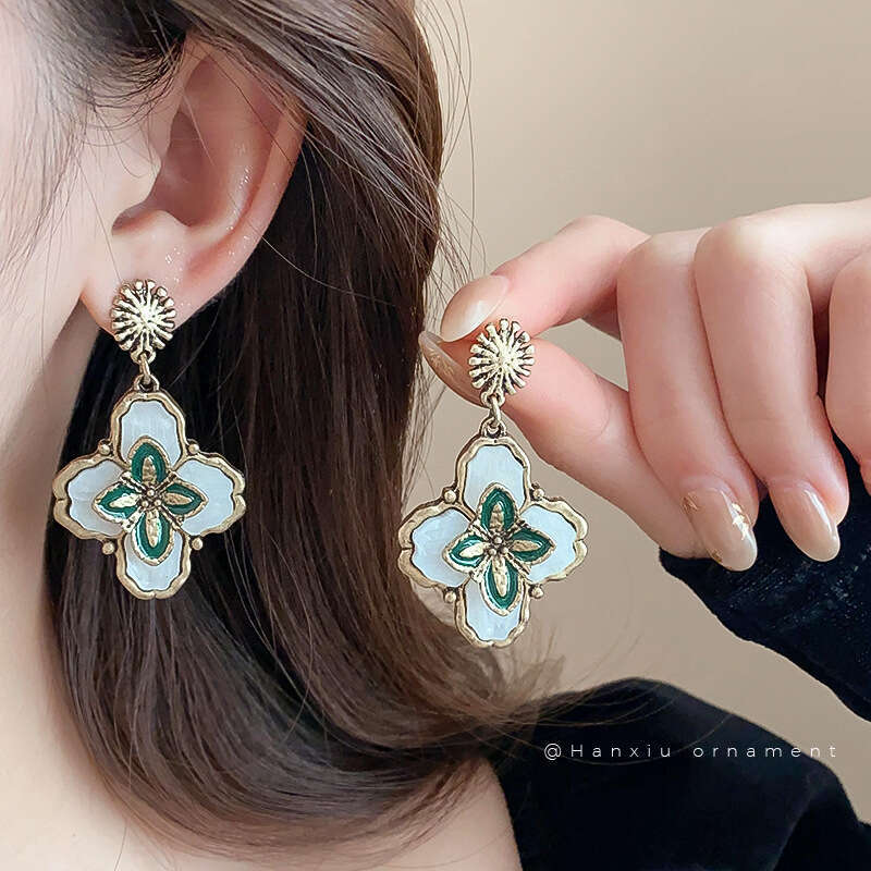 Vintage Sier Needle Oil Drop Flower High-end Stud Earrings for Women Unique Temperament Ear Jewelry