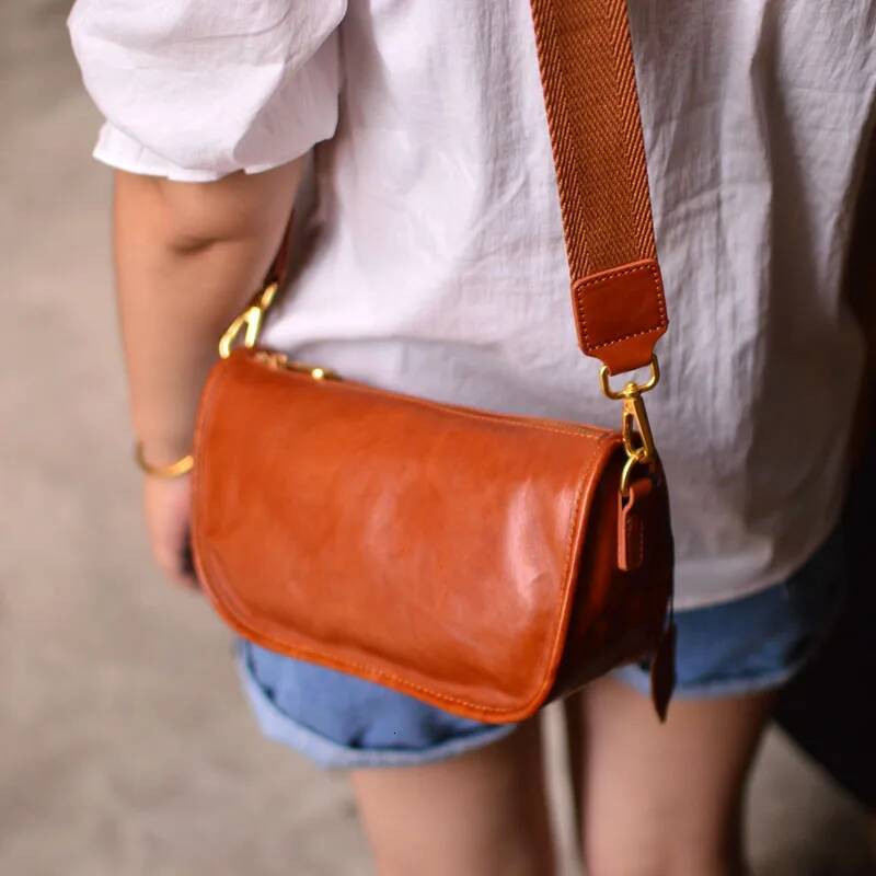AETOO Vintage Leather Personality First Layer Cowhide Girls Shoulder Bag Handmade Zipper Simple Commuter Casual Outdoor Crossbo