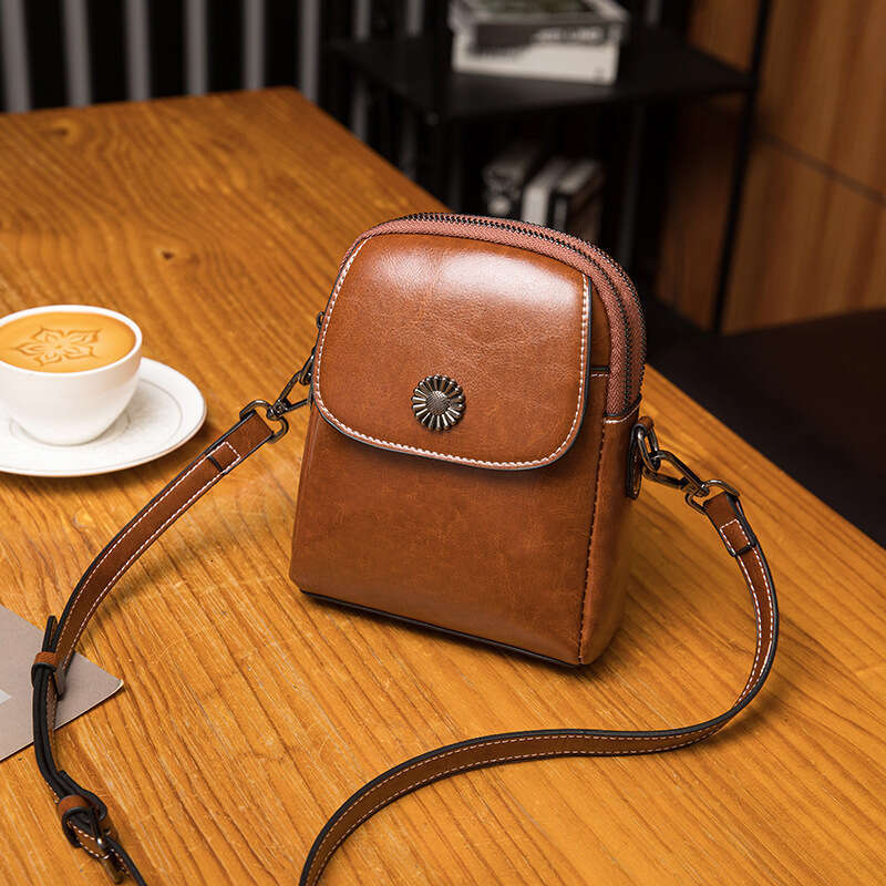 New Multi-layer Coin Purse Oil Wax Leather Mobile Phone Crossbody Versatile Large Capacity Shoulder Small Bag