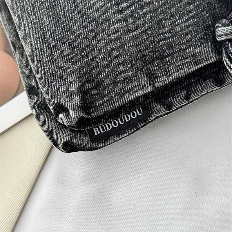 Stylish Denim Shoulder Bag for Women 2025 New Design Lightweight Spacious Crossbody Purse Best Gift Idea Z250903