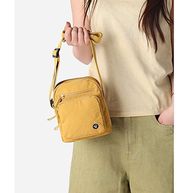 Fashion Niche High-Quality Phone New Versatile Crossbody Lightweight Waterproof Small Square Multi-Pocket Portable Bag