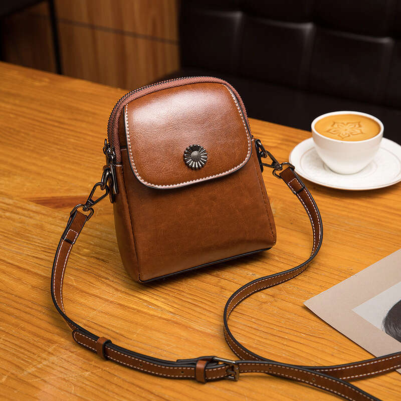 New Multi-layer Coin Purse Oil Wax Leather Mobile Phone Crossbody Versatile Large Capacity Shoulder Small Bag