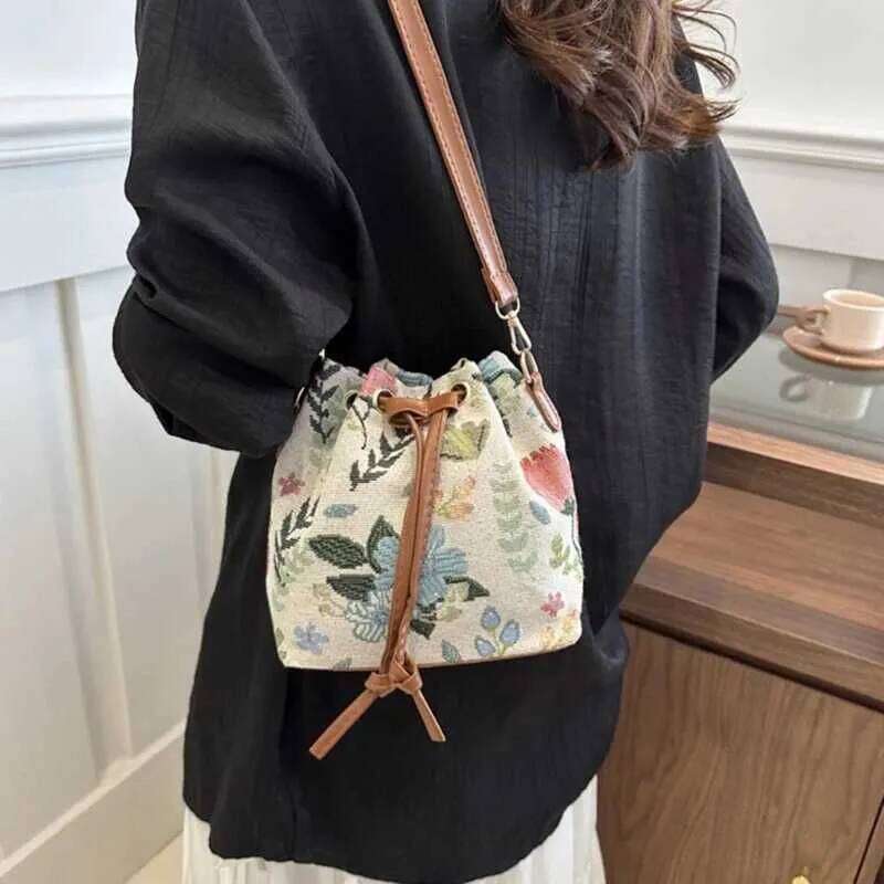 Fashion Popular Plaid Ethnic Womens Single Shoulder Bag Simple Casual Bucket Bags New Retro Drstring Crossbody Ba241214