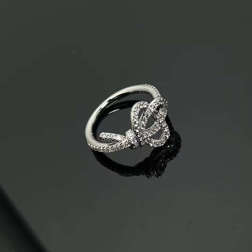 New High Version Dijia Full Diamond Key Women's Fashion Versatile High-end Rose Gold Knot Ring for Index Finger