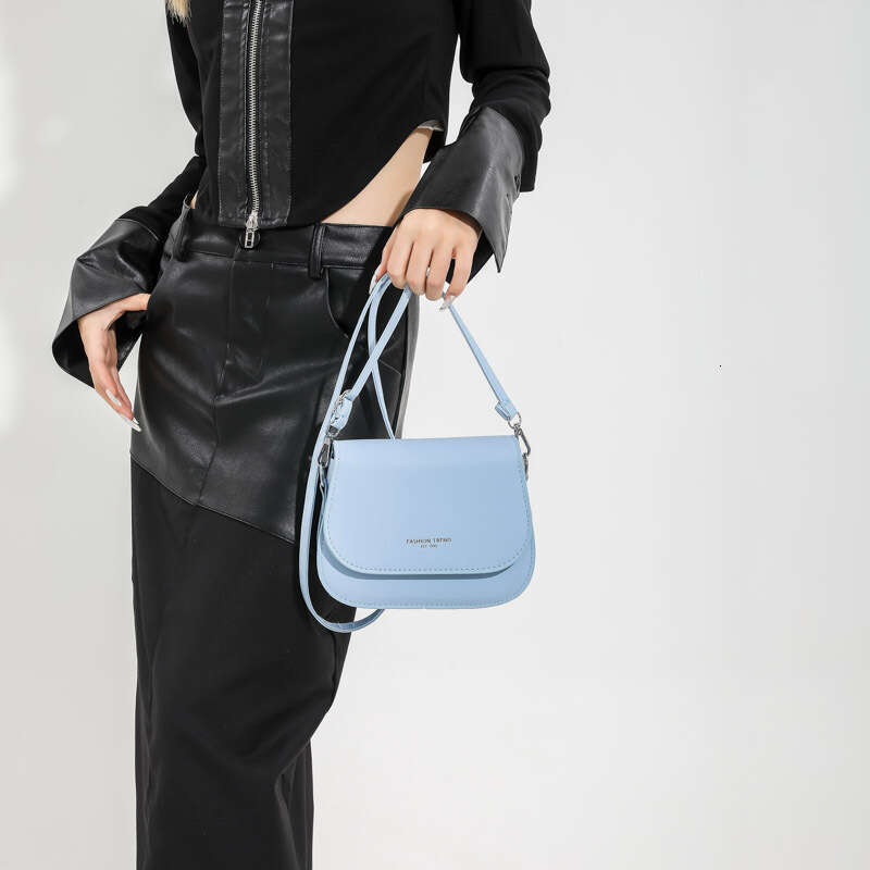 Korean Women's Versatile Niche Saddle New Trendy Fashion Small Casual Texture Simple Single Shoulder Crossbody Bag Wholesale