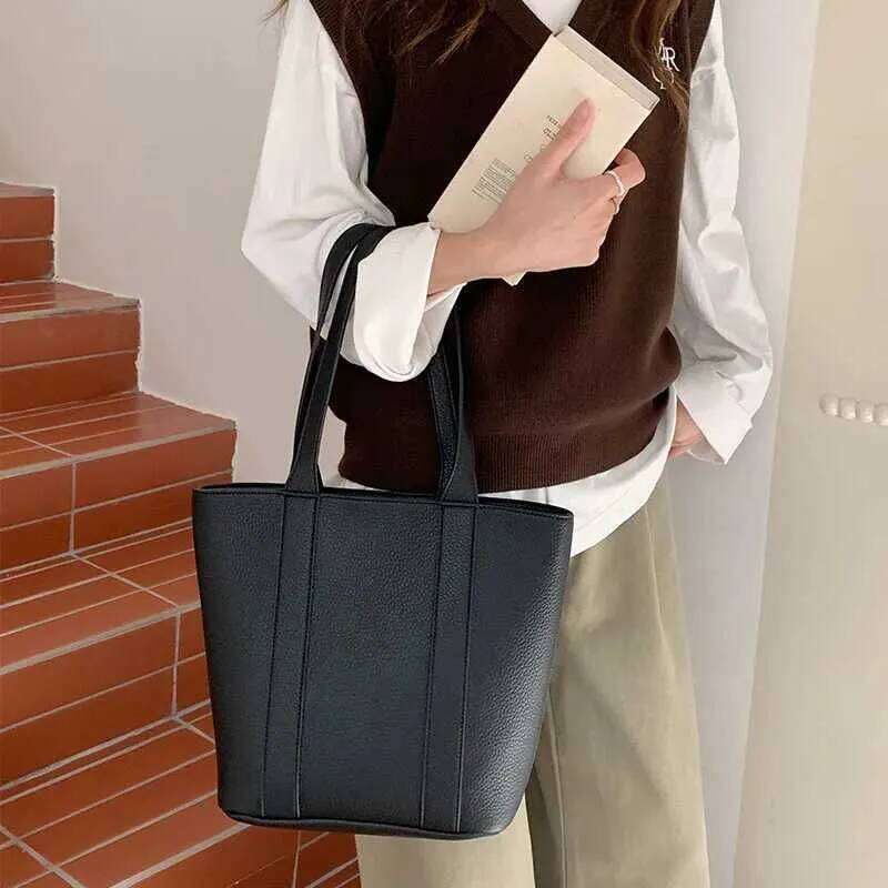 Women Solid Pu Handbags Soft Large Capacity Bucket Bags Elegant Female Casual Shoulder Pack All-Matched Lady Underarm