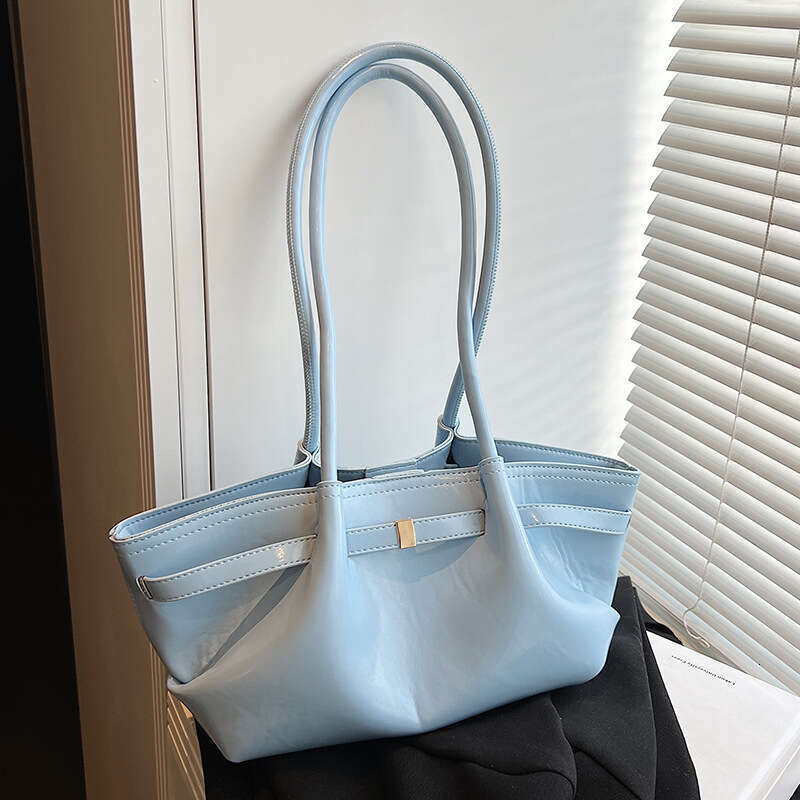 DHEssentials 2025 Korean Style Tote Bag, Oil Wax PU, Large Capacity, Pleated Double Straps, Black/White/Red