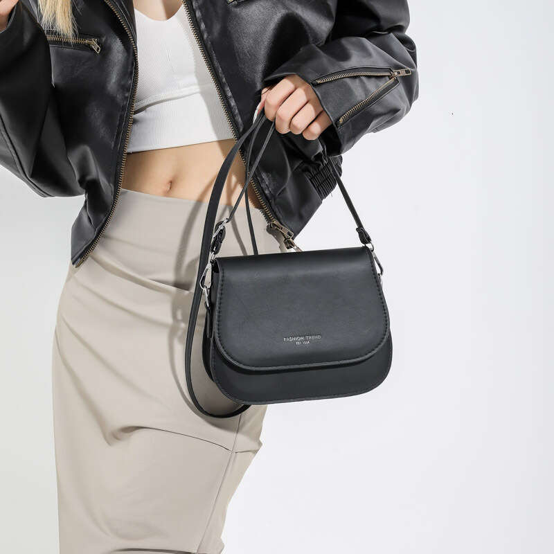 Korean Women's Versatile Niche Saddle New Trendy Fashion Small Casual Texture Simple Single Shoulder Crossbody Bag Wholesale