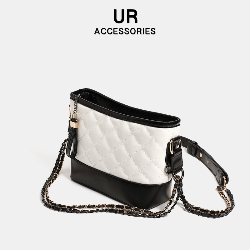 2025 New Women's With Stray Back And Double Color Chain Niche Single Shoulder Crossbody Dia Grid Bag, Water Bucket Bag fashion Designer