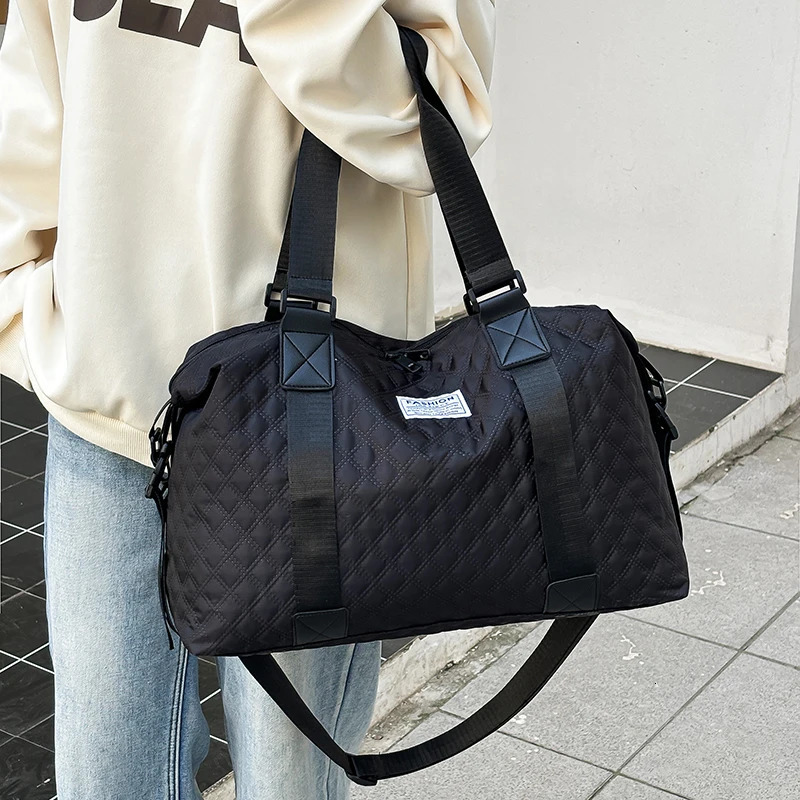 Neutral mens and womens bags travel handbags are suitable for traveling and can hold a large amount of clothes 250903