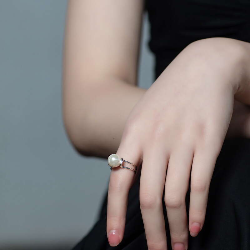 2022 New Simple Personality Temperament Shell Bead Plated Bright Silver Open Ring for Women