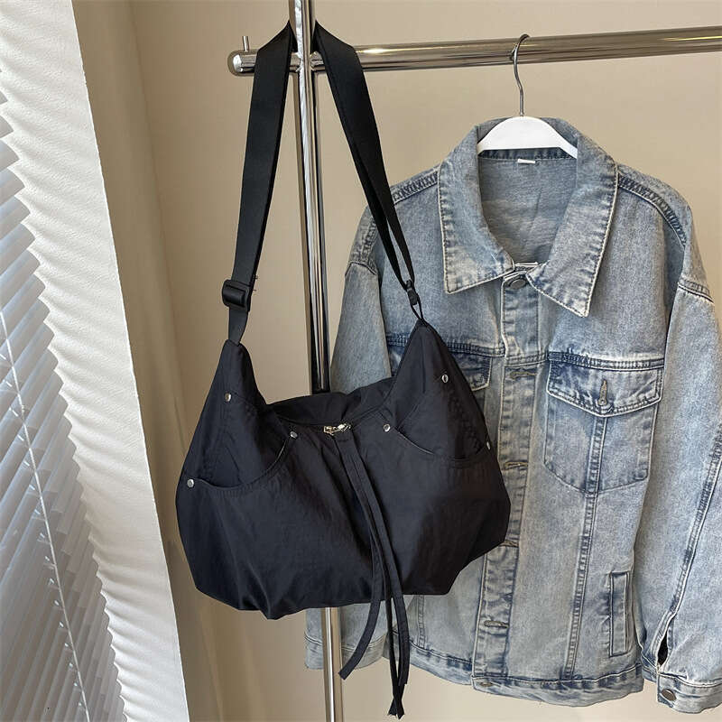 Casual Dumpling Texture Wrinkle Versatile Large Capacity Crossbody Women's 2024 New Model for Class Commuting Cloth Bag