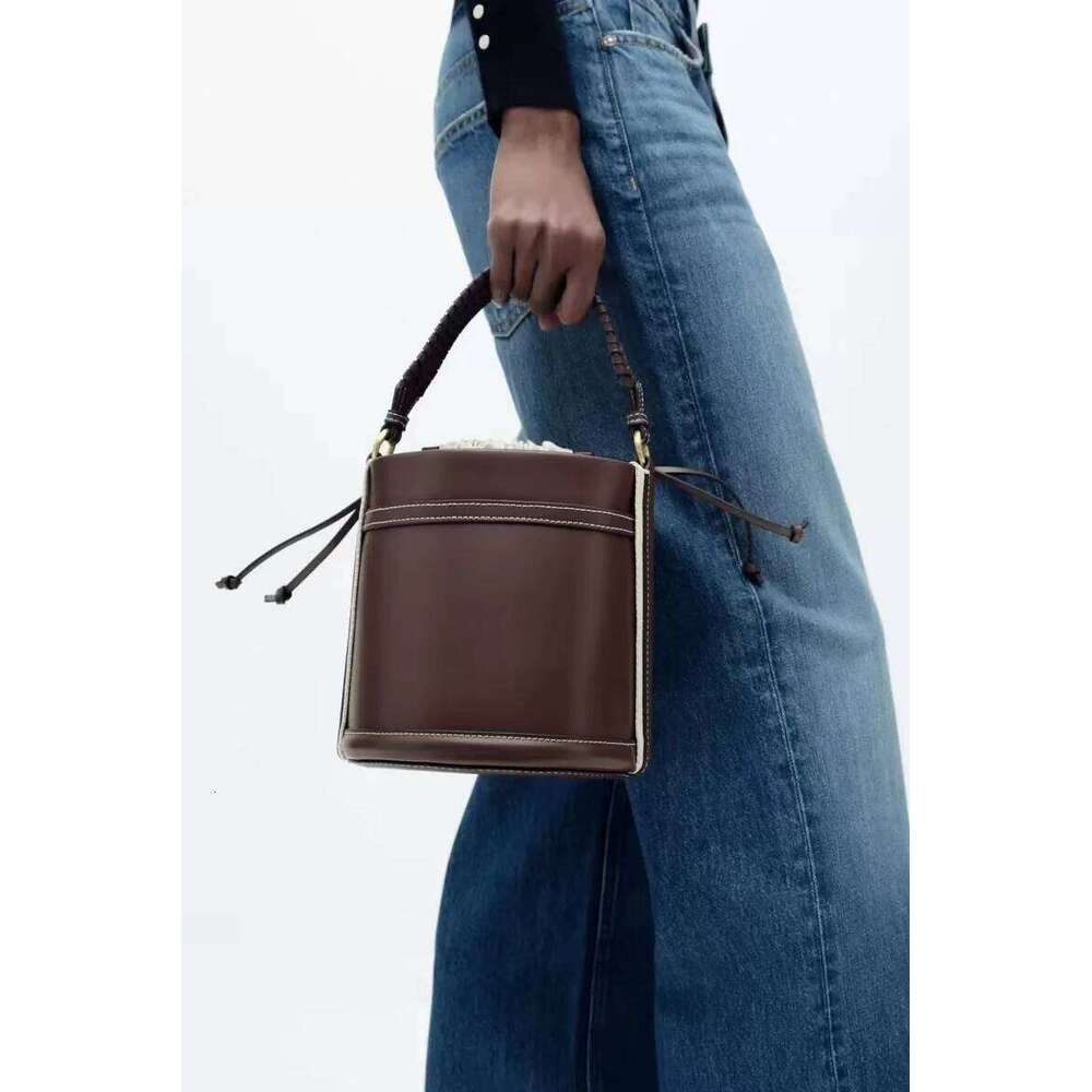 New Female Shoulder Fashion Bucket Handheld Bag Women's PU leather Leisure Outdoor Crossbody Bags