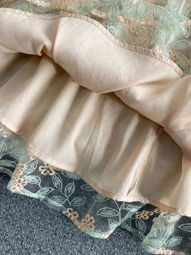 2025 New Luxury Mesh Lace Embroidered Flower design Dress Summer New Women's Long Sleeve Flower Embroidered Ruffle Office Party Midi Dress Design