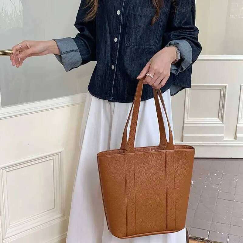 Women Solid Pu Handbags Soft Large Capacity Bucket Bags Elegant Female Casual Shoulder Pack All-Matched Lady Underarm