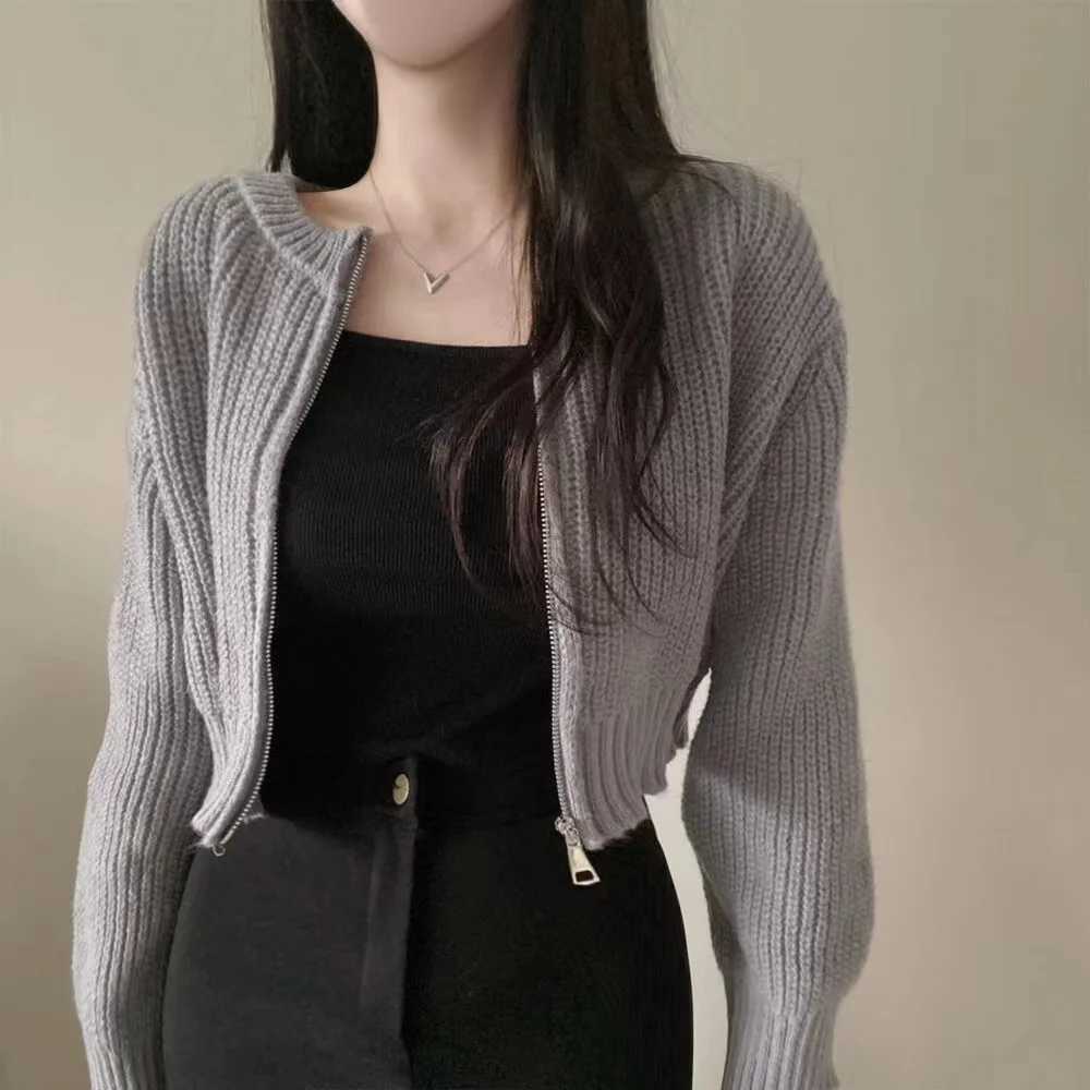 Short Sweater Zipper Oneck Knitted Cardigan Coat Casual Basic Solid Black Women Clothes Winter Allmatch Thick 2024 Lady Trend Z250905