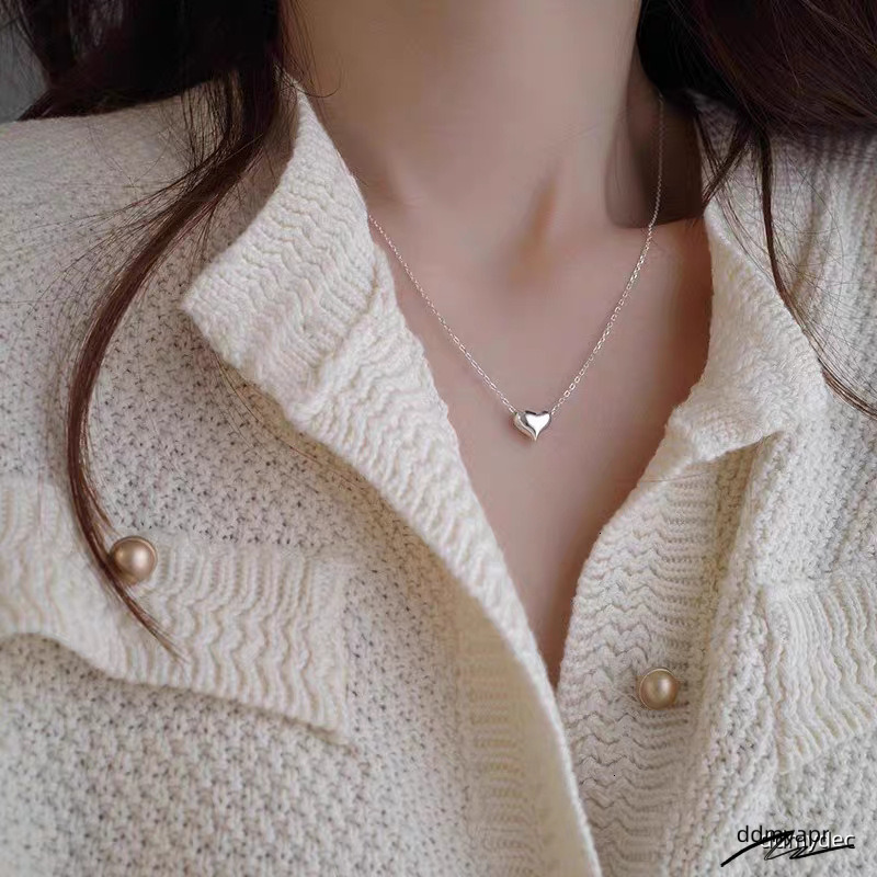 New Designer Women's S Sterling Sier Heart ddmydec Necklace Is A Simple Personalized High End Collarbone Chain And Niche Design Pendant Jewelry F