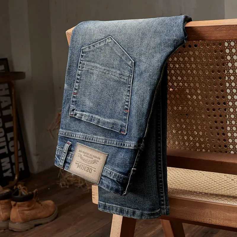 HighEnd European Mens Slim Fit Jeans Korean Version Casual Elastic Solid Long Pants Youth Fashion Autumn Winter Skinny Jeans W250905