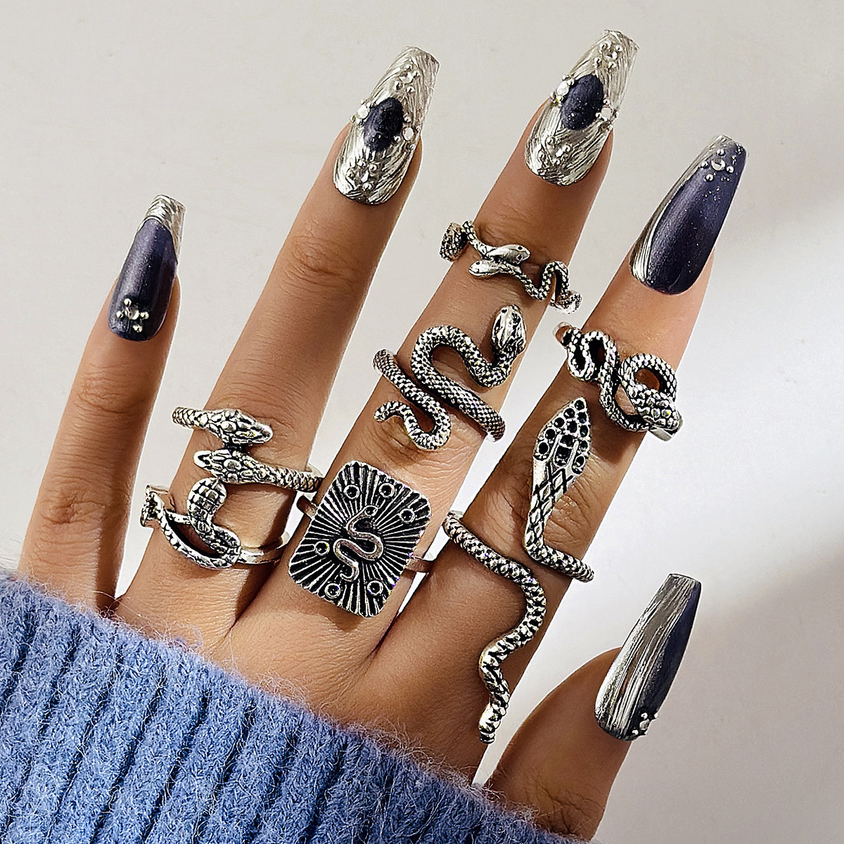 Cool and Stylish Men's Snake Pattern Punk Style Exaggerated Animal Four-Piece Ring Set