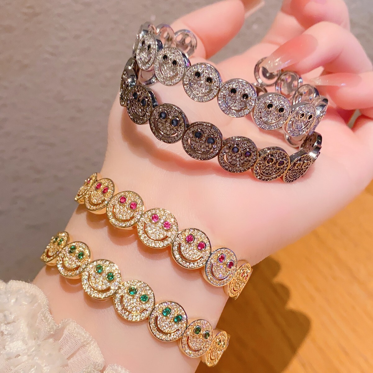 Luxury Brand Designer Jewelry Fashion Full Diamond Smiley Face Bracelet For Women, Light Luxury Ins Style, Personalized Gold Open Bracelet, Electropla