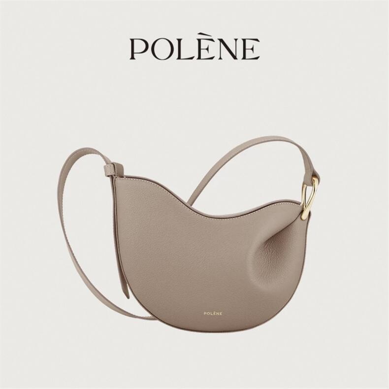 Fashionable Textured Sophisticated Shoulder Bag with Minimalist Design Versatile for Commute and Elegant Gatherings Crossbody bag