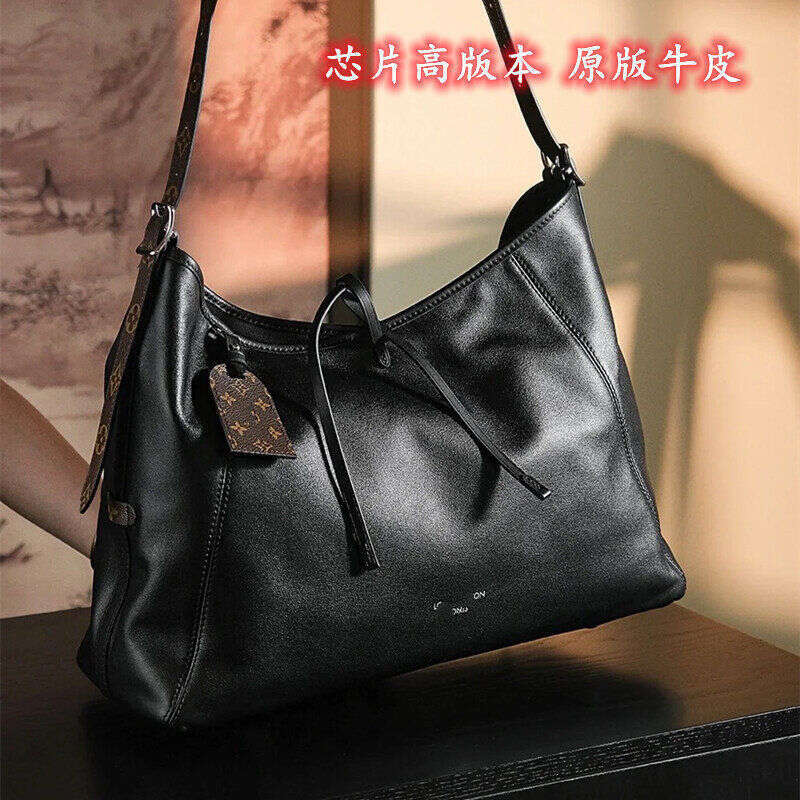 2025 New Large Capacity High-end Fashion Versatile Shoulder Tote Underarm Black Warrior Commuter Crossbody Women's Bag