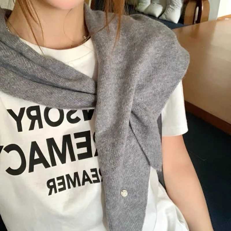 Korean Versatile Knitted Triangular Scarf Women Autumn Winter Wool Blend Solid Simple Small Shl Female Stylish Woolen WrXJ250905