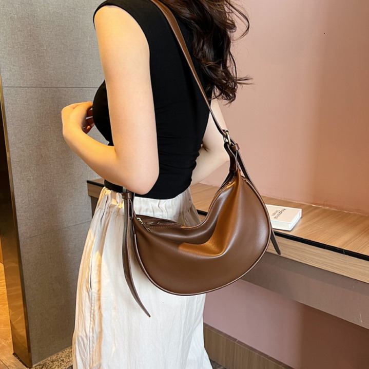 Solid Color New Fashionable Simple Armpit Bag Soft PU Dumpling Bag design Women's Shoulder Bag Handbag Autumn New Designer Bag Women's Cross