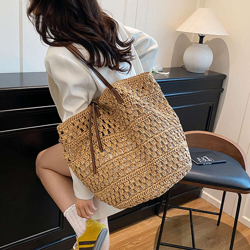 Large Capacity for Women Summer Beginner Woven Straw Shoulder Commute Vacation Beach Bag