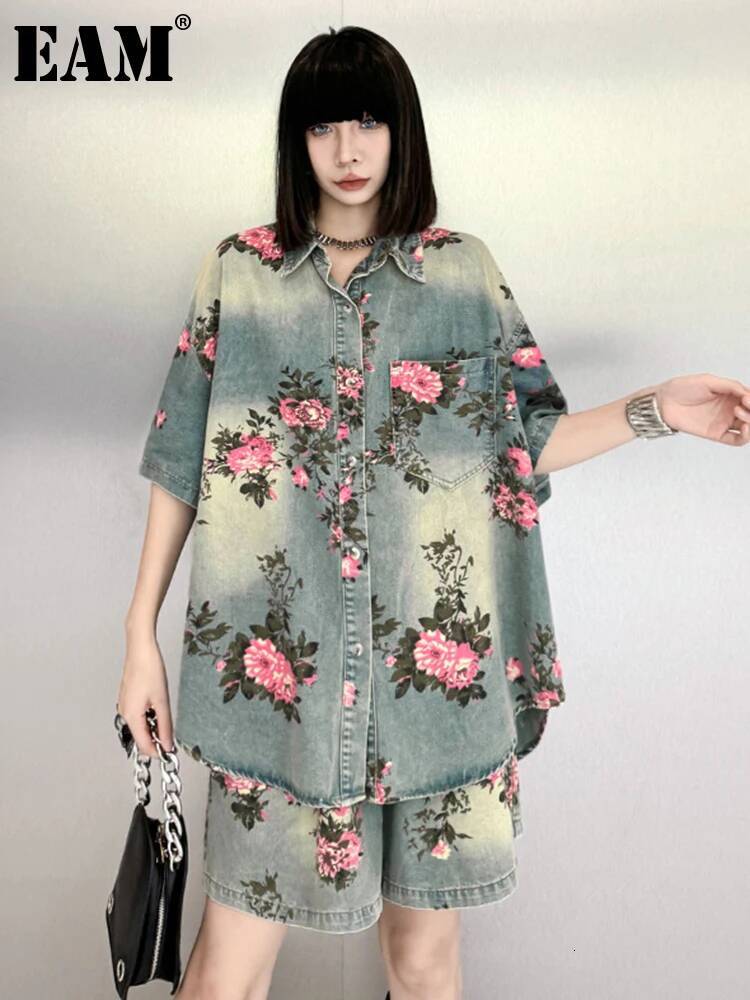 2025 Blue New Denim Shirt Wide Leg Shorts Two Piece Set Suit New Style Collar Short Sleeve Designer Women's Fashion Trendy design Spring and Summ