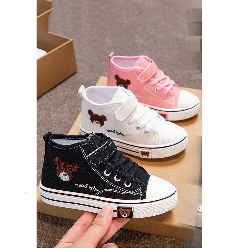 Four Seasons Childrens New Fashion Canvas Boys Bear Print Casual Girls Laceup Soft Bottom Flat Shoes Kids Sneakers C260130